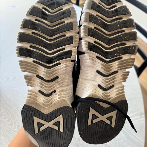 Nike Metcon Sneakers - Picture 3 of 5